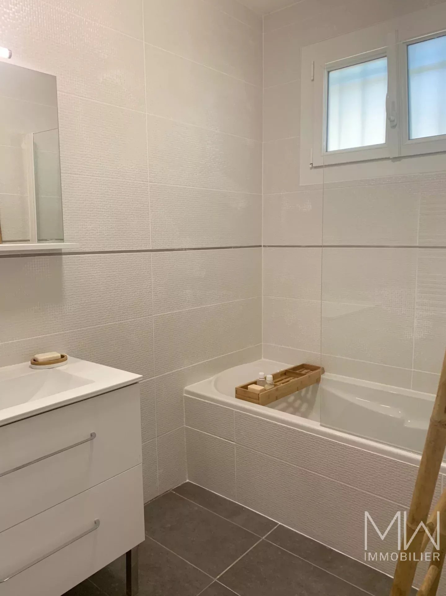 HOLIDAY HOUSE IN PETIT PIQUEY – SLEEPS 10