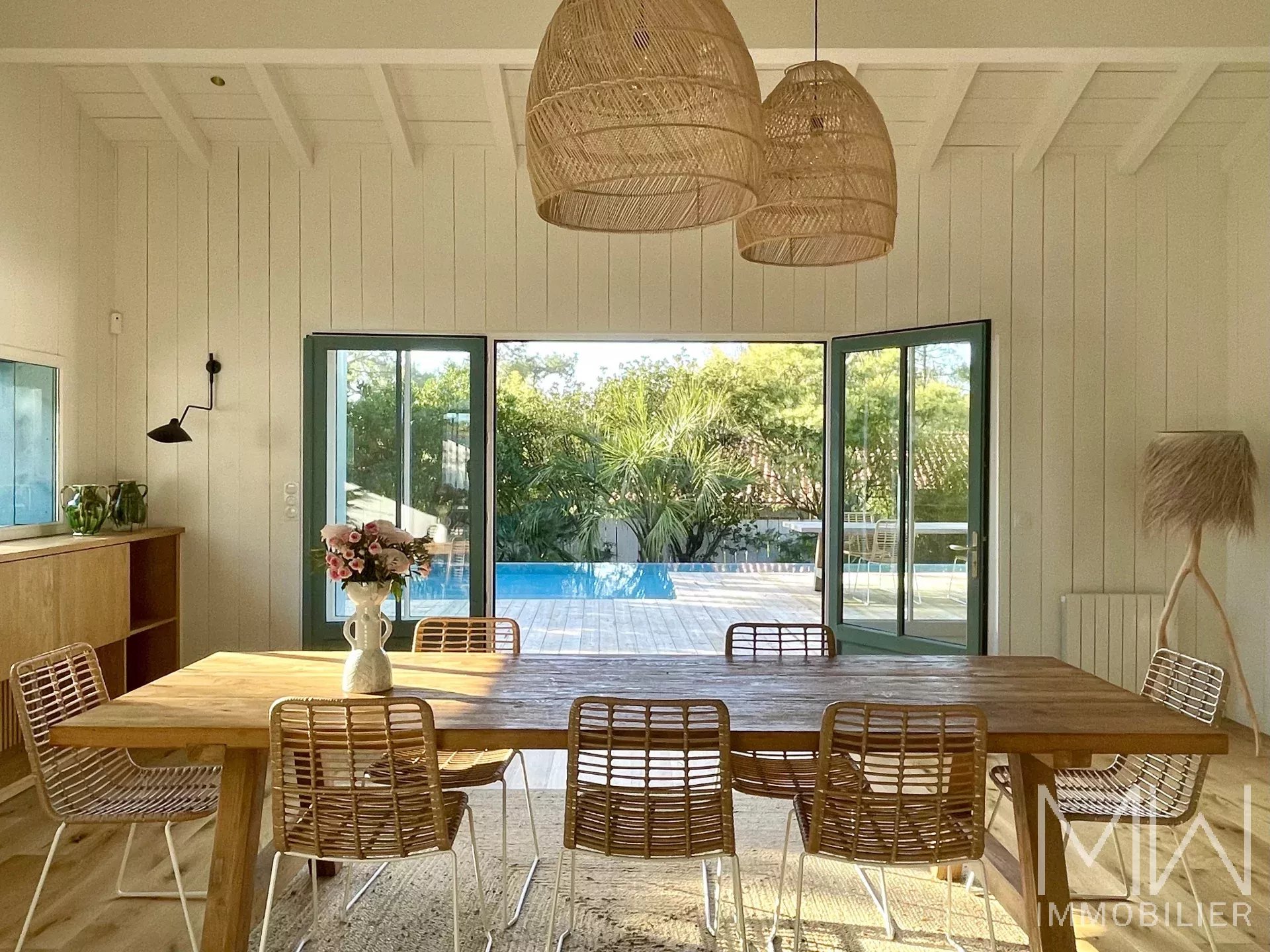 LUXURY VILLA RENTAL IN A PEACEFULL AREA – SLEEPS 10