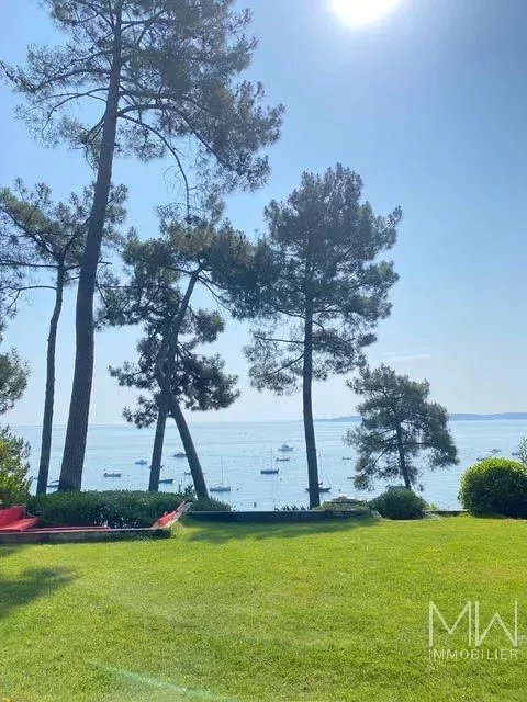 VILLA FOR RENT IN THE FIRST LINE OF ARCACHON BAY – SLEEPS 10