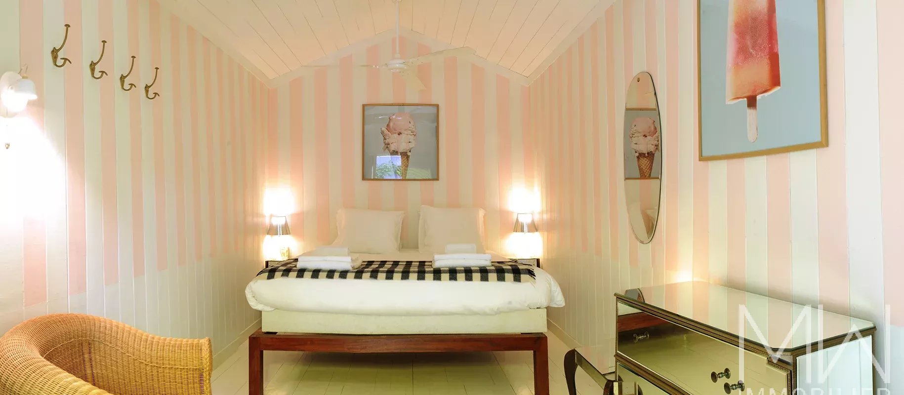 WATERFRONT VILLA – VILLAGE DES JACQUETS – SLEEPS 16