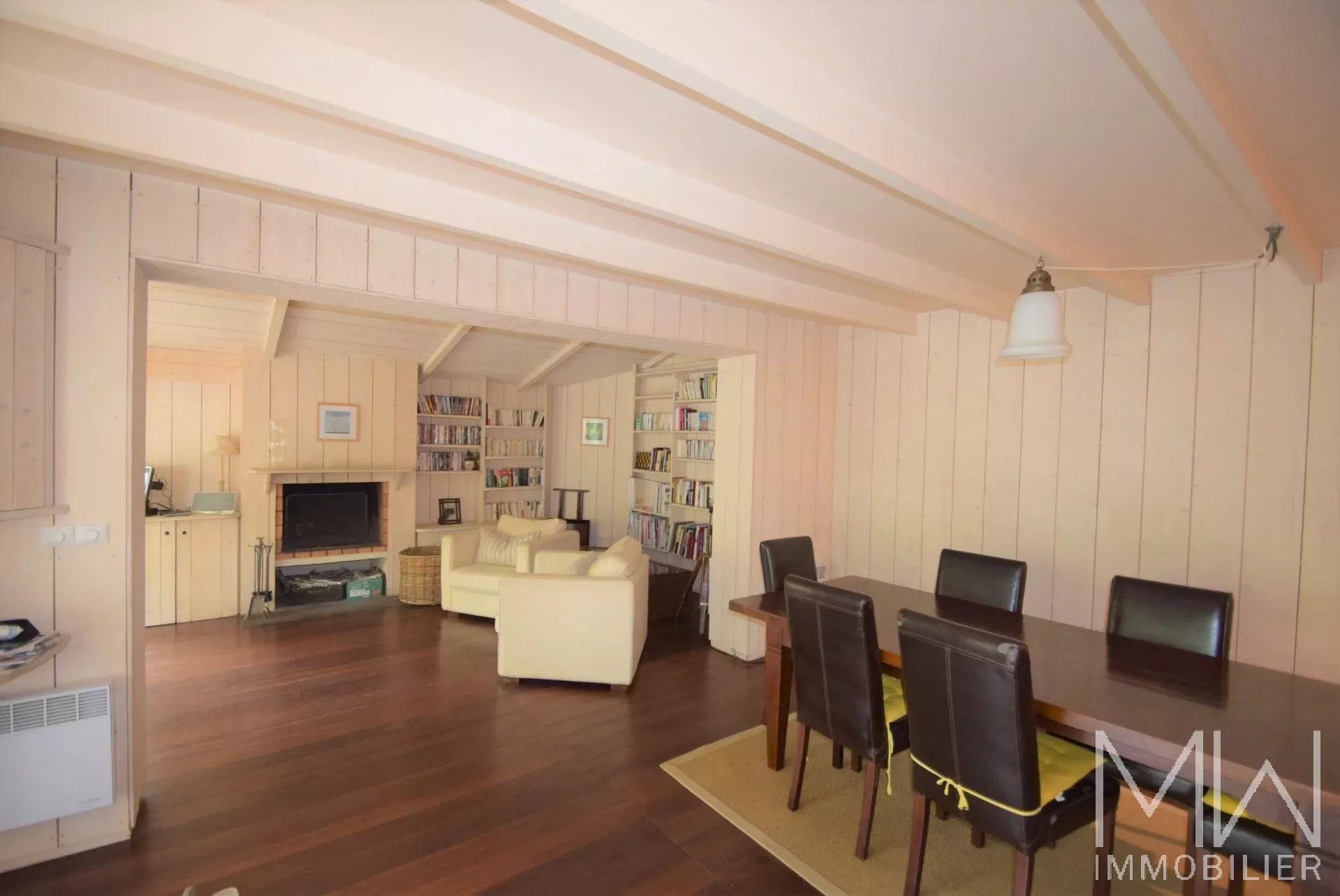 HOLIDAY RENTALS – LA VIGNE – SLEEPS 6