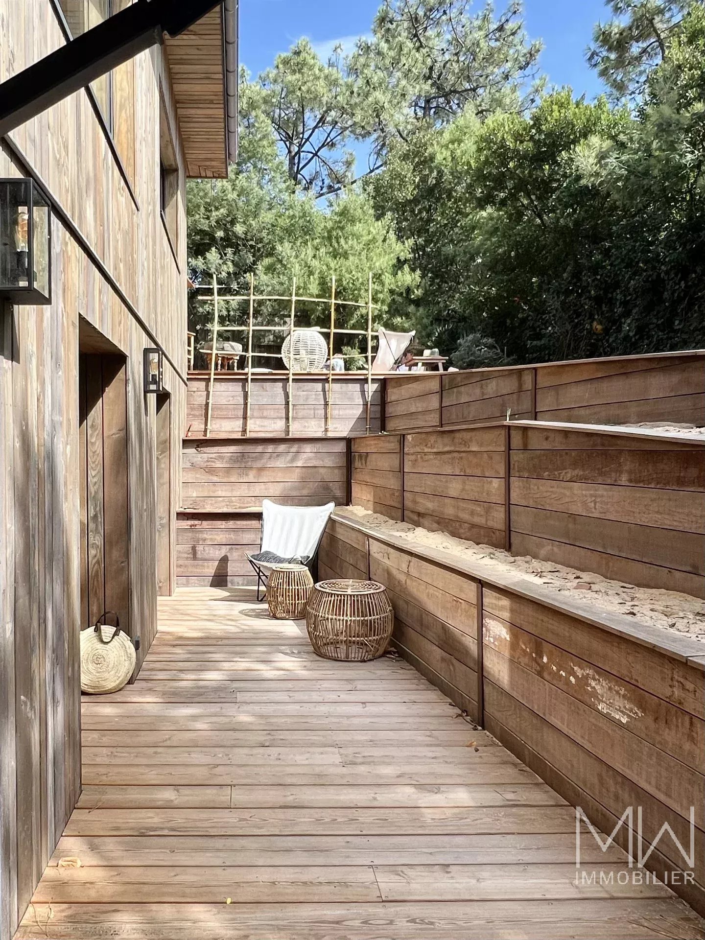 BEAUTIFUL WOODEN VILLA IN THE HEART OF CAP FERRET – SLEEPS 14