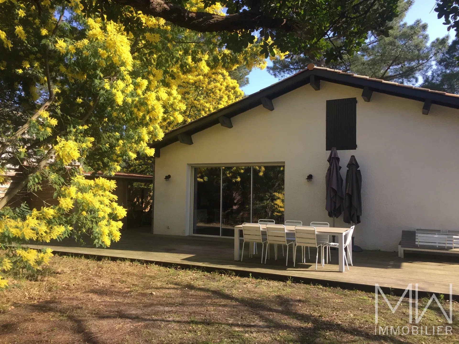 HOLIDAY HOUSE IN PETIT PIQUEY – SLEEPS 10