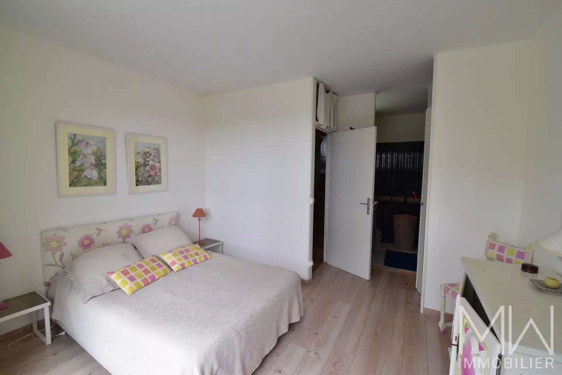 JOLI APPARTEMENT EN 1ERE LIGNE DU BASSIN – LA VIGNE -6 COUCHAGES