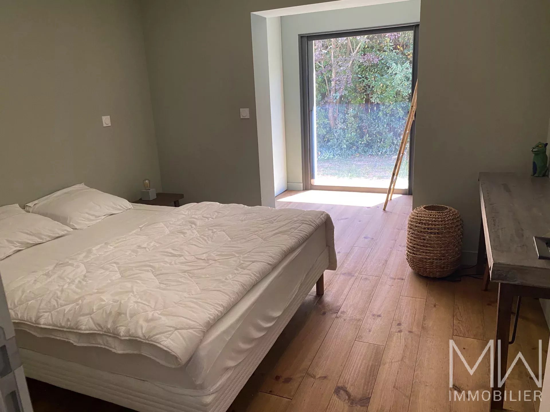 BEAUTIFUL WOODEN VILLA WITH SWIMMING POOL – CAP FERRET – SLEEPS 12