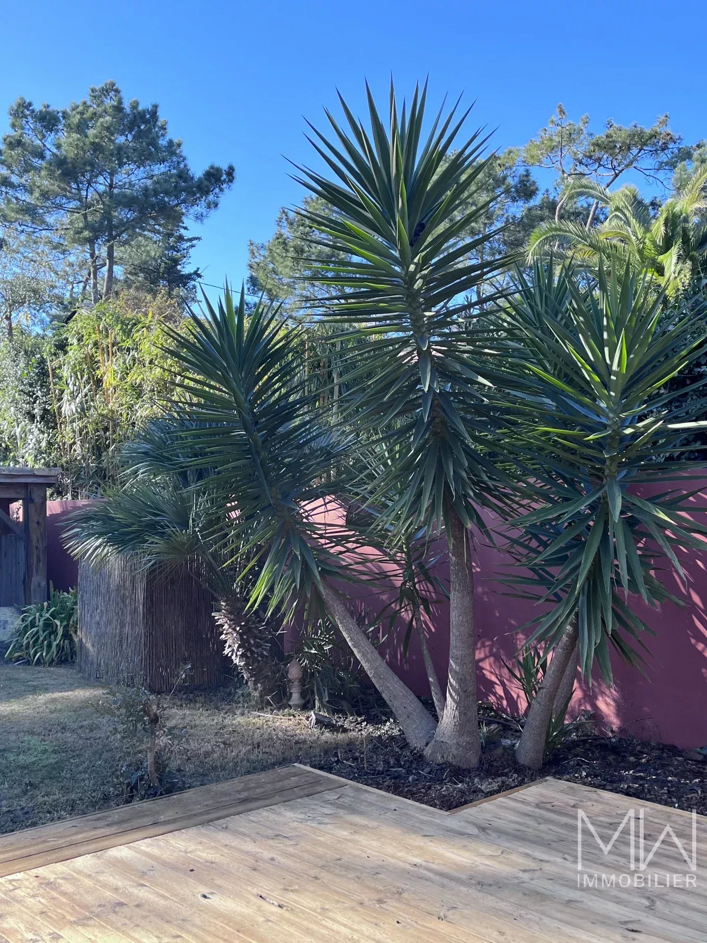 PRETTY WOODEN VILLA ON THE EDGE OF THE 44 HECTARES AREA – CAP FERRET – SLEEPS 10