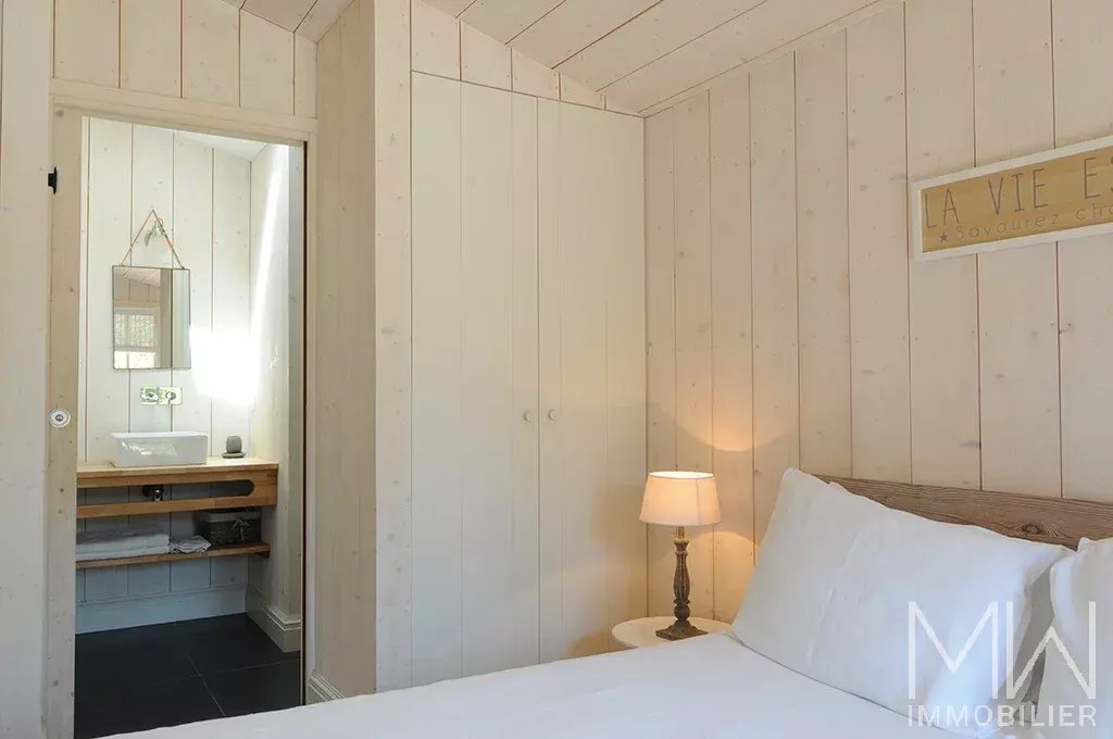 PRETTY WOODEN VILLA WITH POOL – HYPER CENTRE CAP FERRET – SLEEPS 8