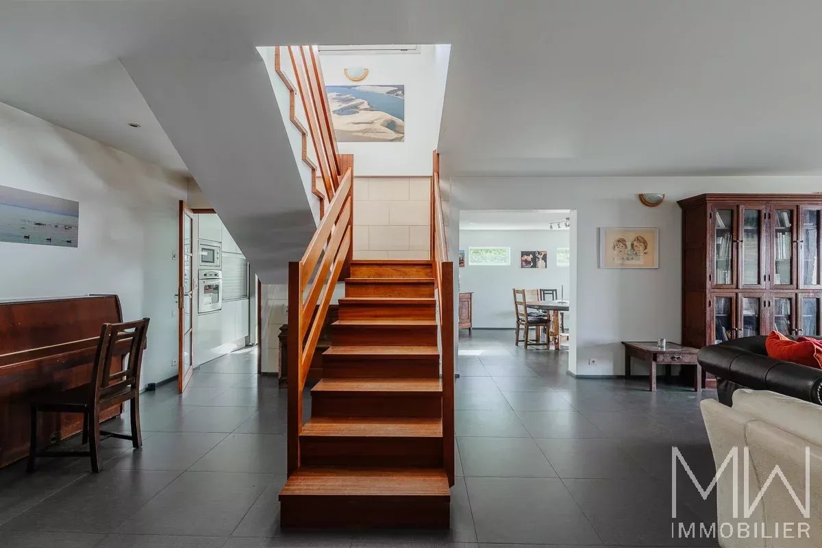 FRONT BEACH VILLA – PETIT PIQUEY – SLEEPS 8