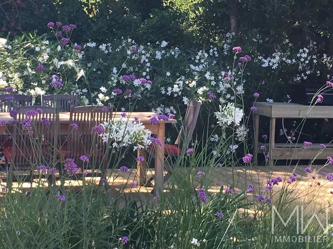 CHARMING, PEACEFUL VILLA – L’HERBE -SLEEPS 8