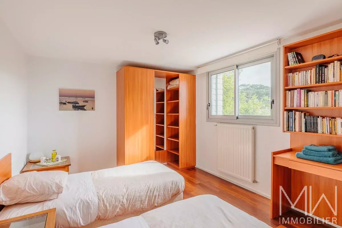 FRONT BEACH VILLA – PETIT PIQUEY – SLEEPS 8