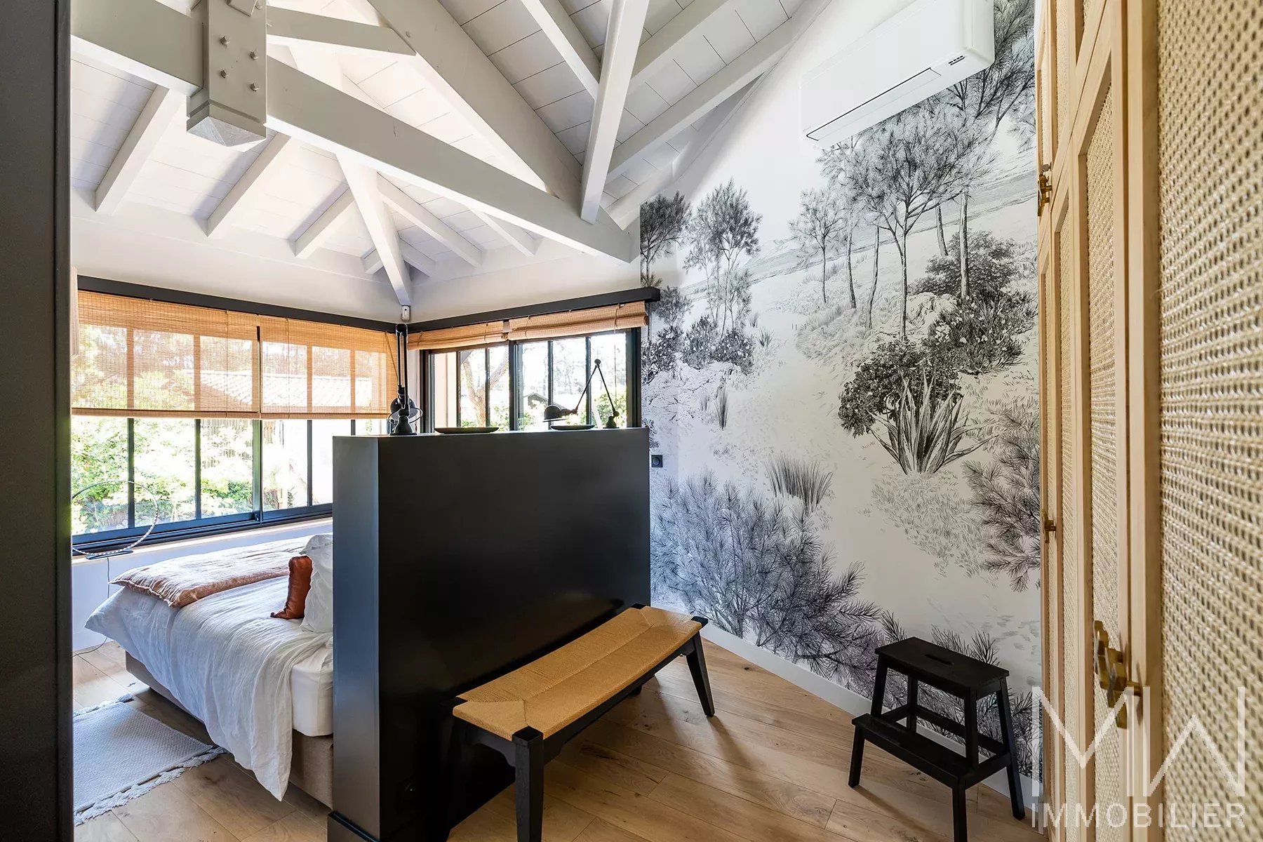 MAGNIFICENT WOODEN VILLA WITH SWIMMING POOL – CAP FERRET – SLEEPS 12