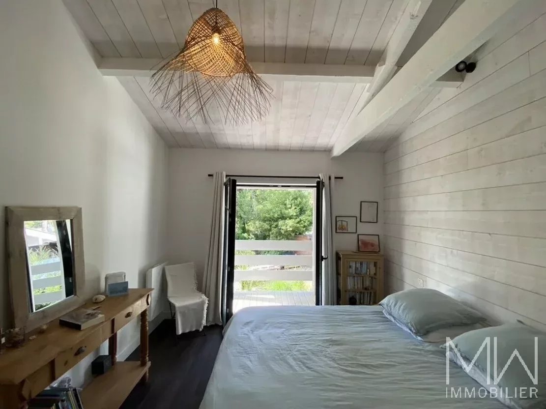 CHARMING, PEACEFUL VILLA – L’HERBE -SLEEPS 8