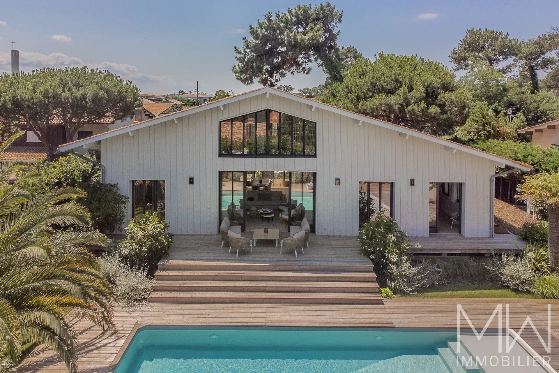 VILLA WITH POOL IN THE HEART OF CAP FERRET – SLEEPS 10