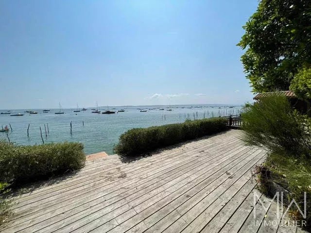 VILLA FOR RENT IN THE FIRST LINE OF ARCACHON BAY – SLEEPS 10