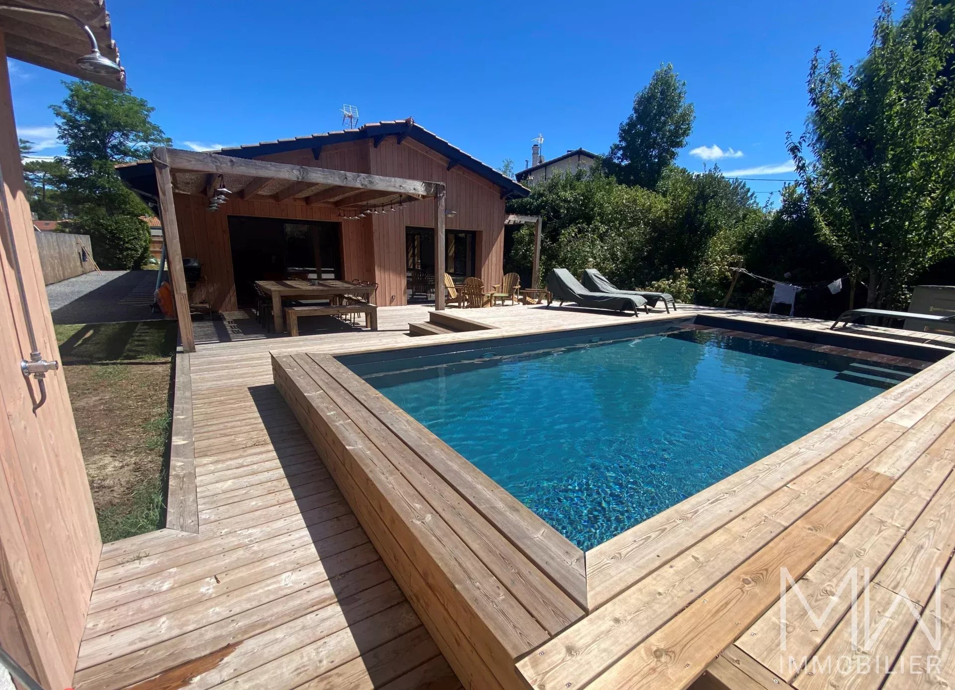 BEAUTIFUL WOODEN VILLA WITH SWIMMING POOL – CAP FERRET – SLEEPS 12