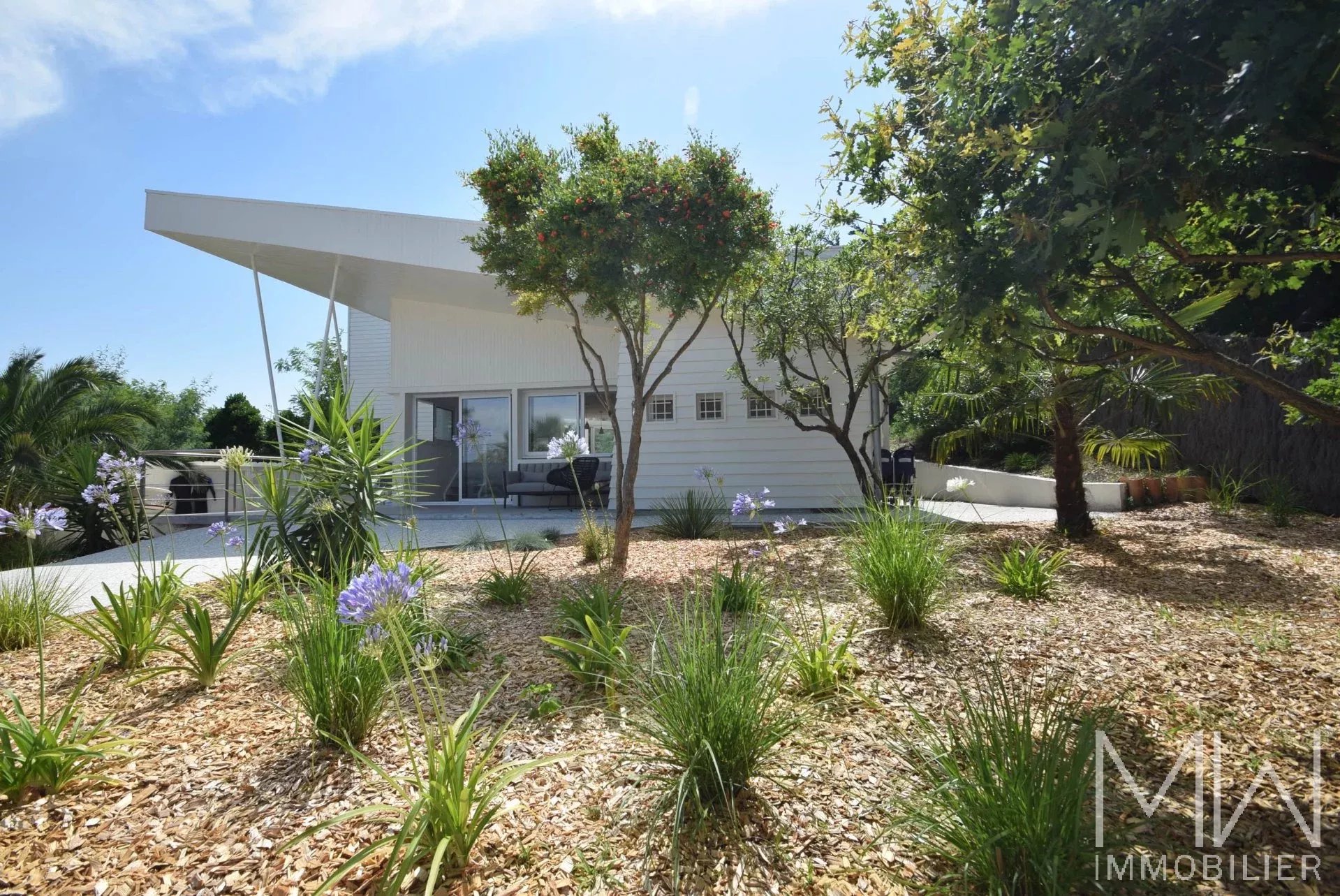 SEASONAL RENT A FEW STEPS FROM THE BEACH OF THE HORIZON – SLEEPS 10