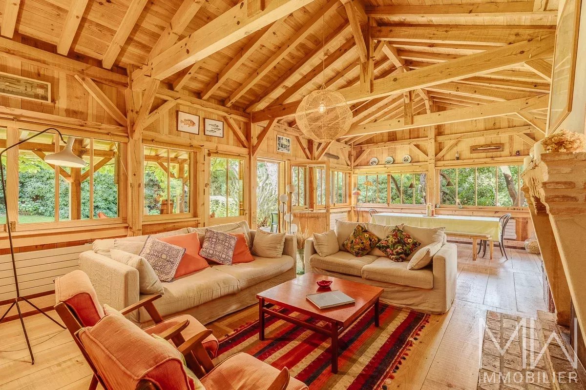 SEASONAL RENTAL CAP FERRET CENTER – SLEEPS 8