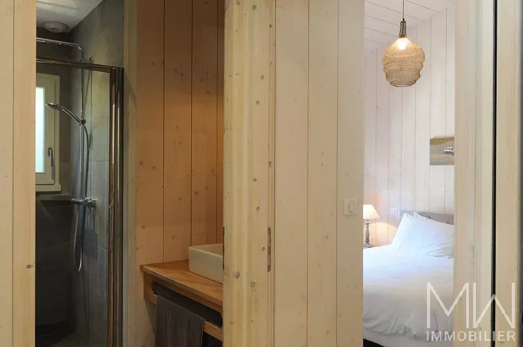 PRETTY WOODEN VILLA WITH POOL – HYPER CENTRE CAP FERRET – SLEEPS 8