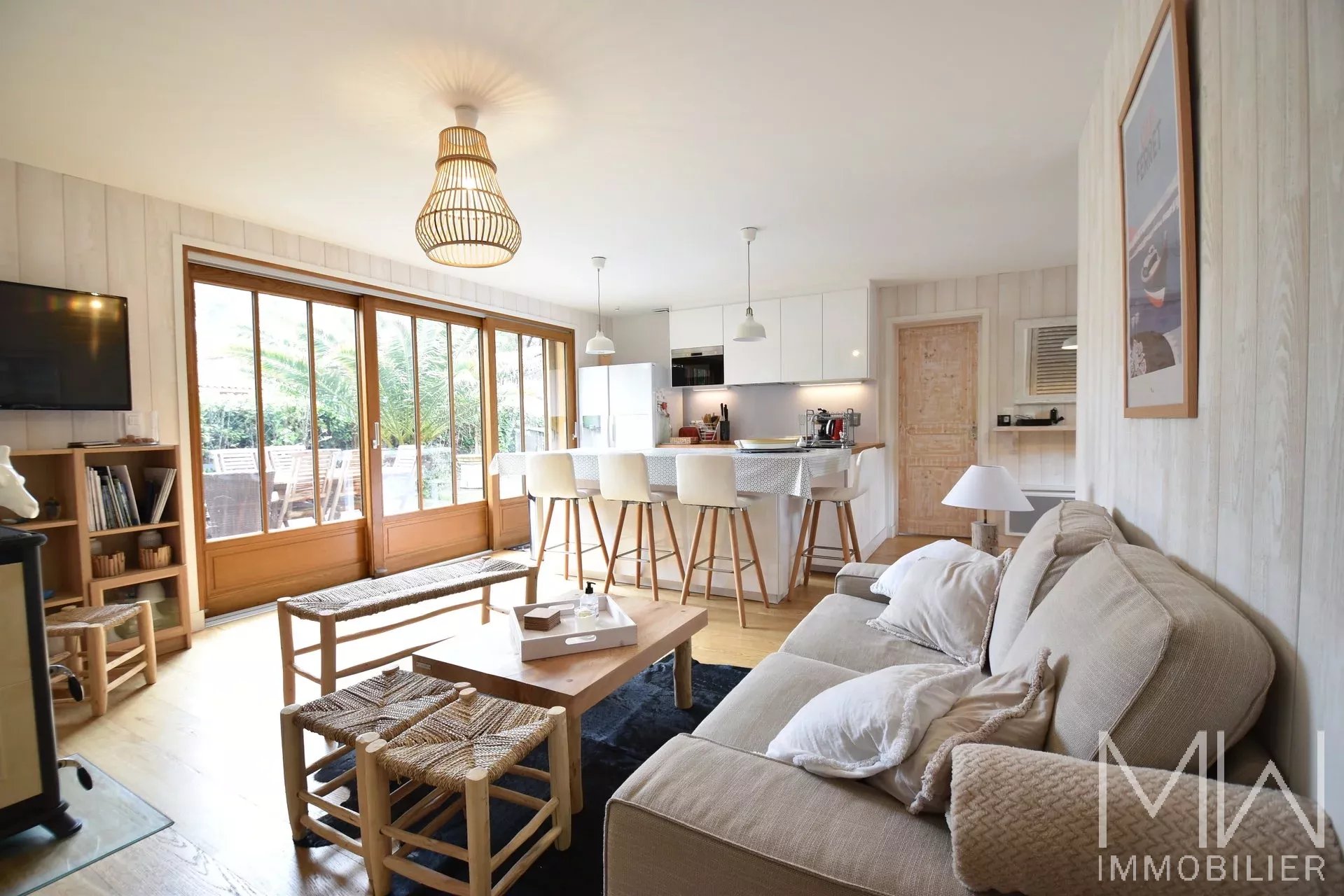 WOODEN VILLA AT THE FOOT OF THE DUNES – SLEEPS 8