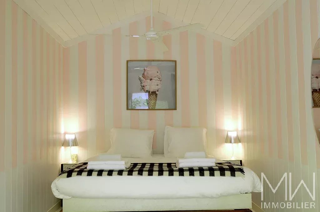 WATERFRONT VILLA – VILLAGE DES JACQUETS – SLEEPS 16