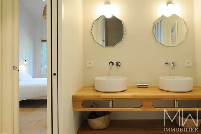 BEAUTIFUL VILLA WOOD AT THE POINTE DU CAP FERRET – SLEEPS 14