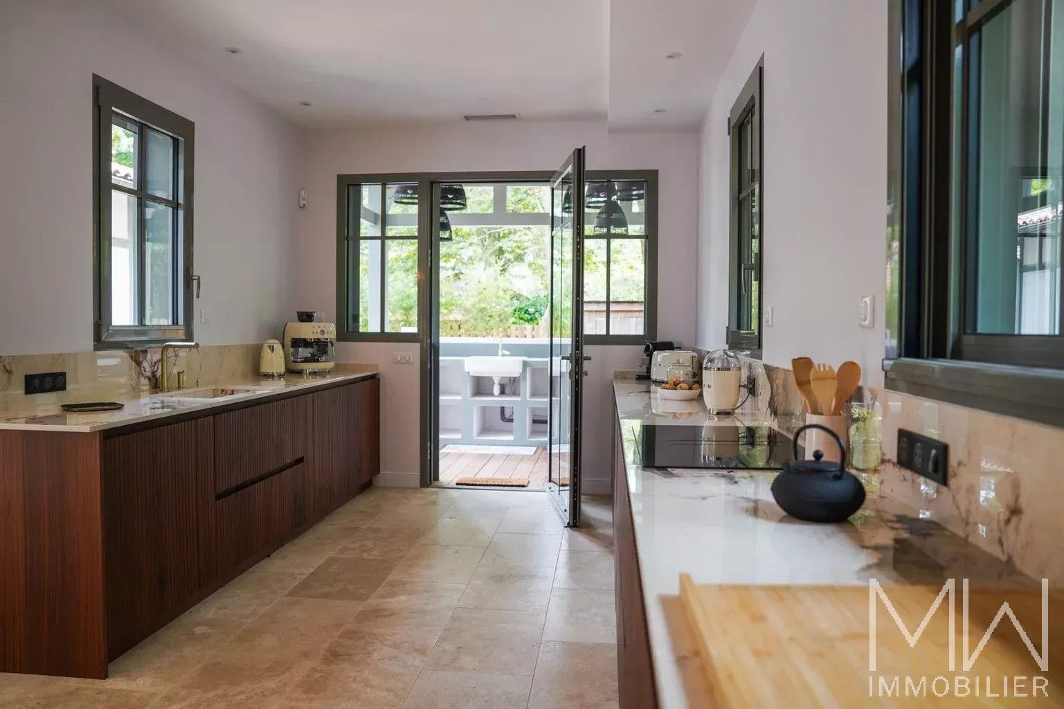 BEAUTIFUL HOUSE WITH POOL – PETIT PIQUEY – SLEEPS 12