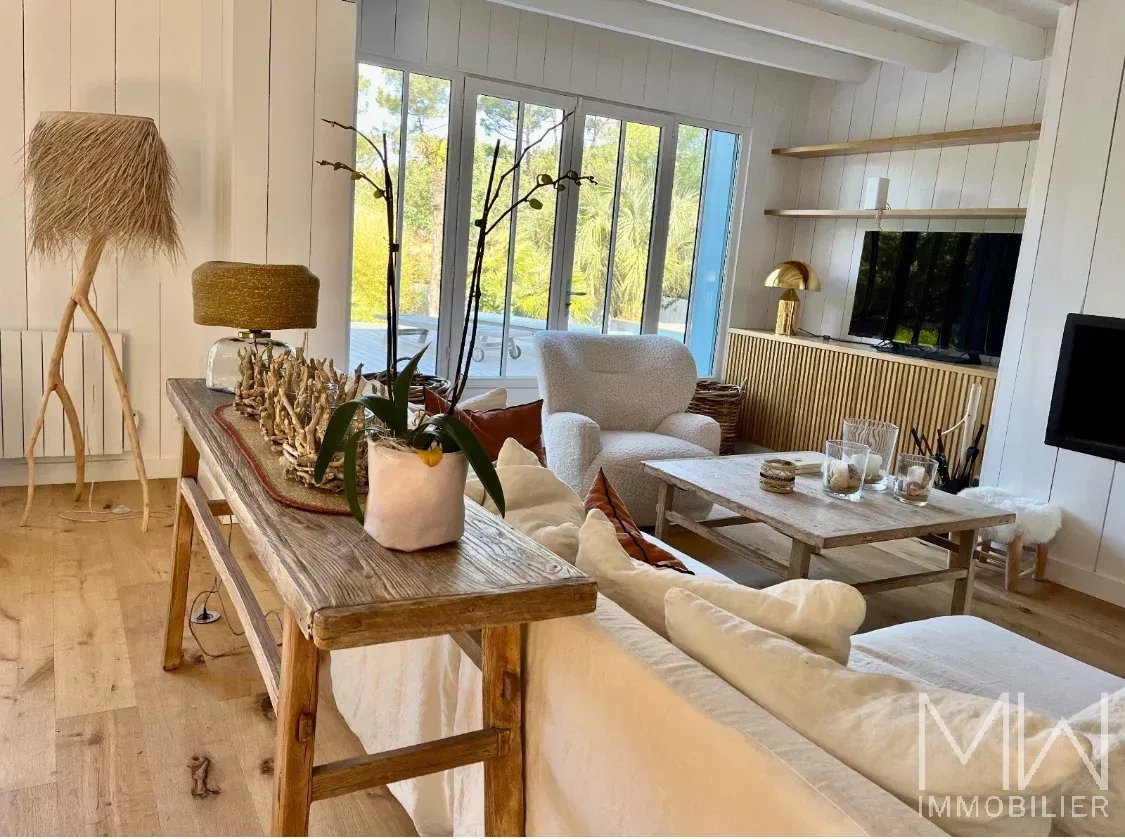 LUXURY VILLA RENTAL IN A PEACEFULL AREA – SLEEPS 10