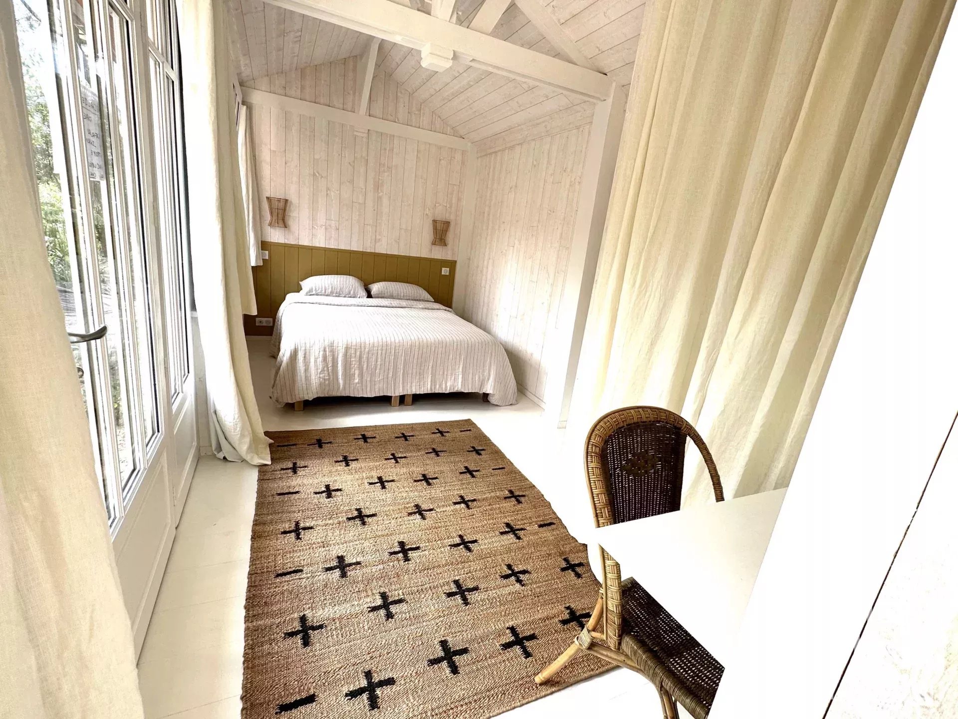 PRETTY VILLA IN THE HEART OF CAP FERRET – SLEEPS 6