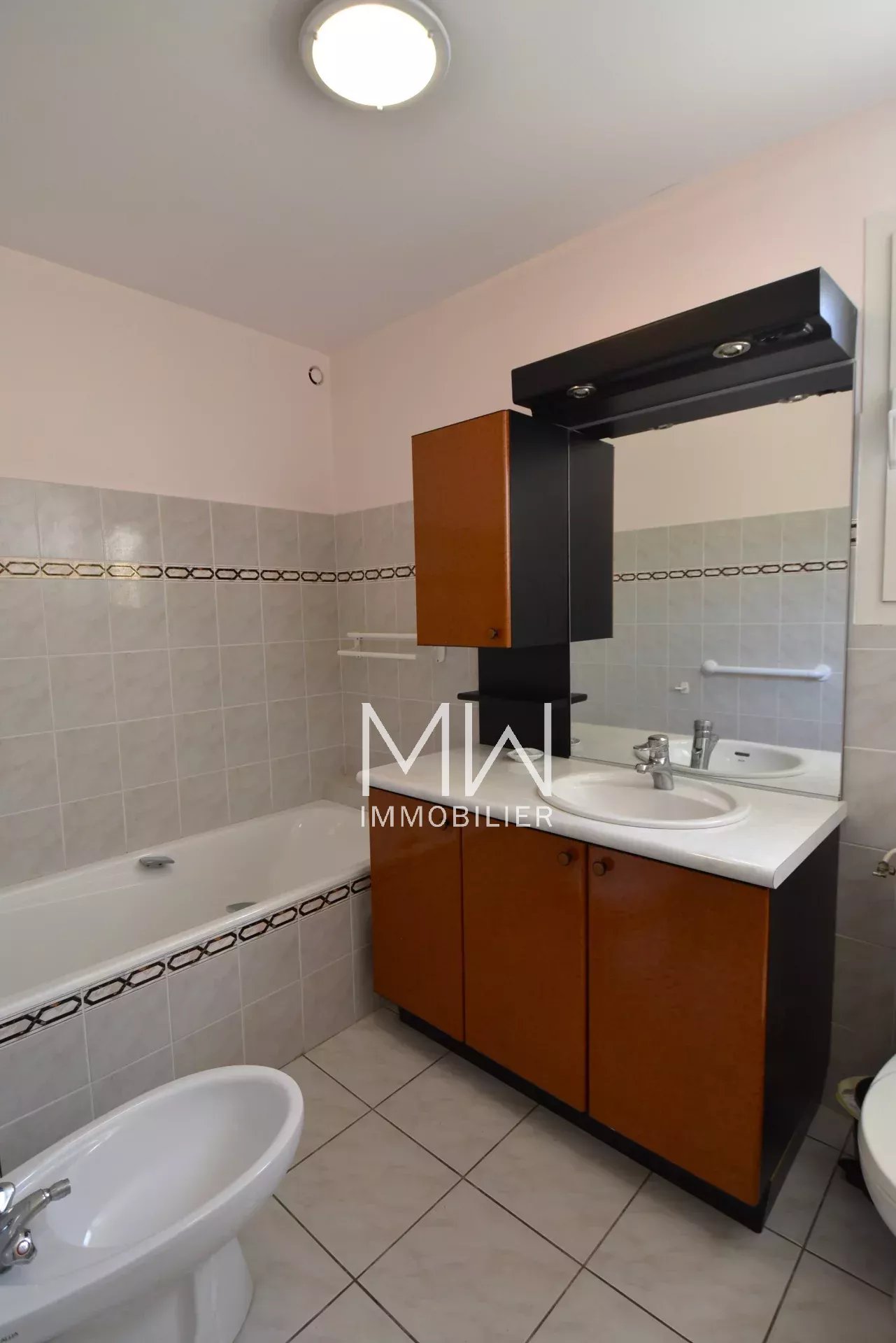 VAST VILLA IN THE HEART OF CAP FERRET