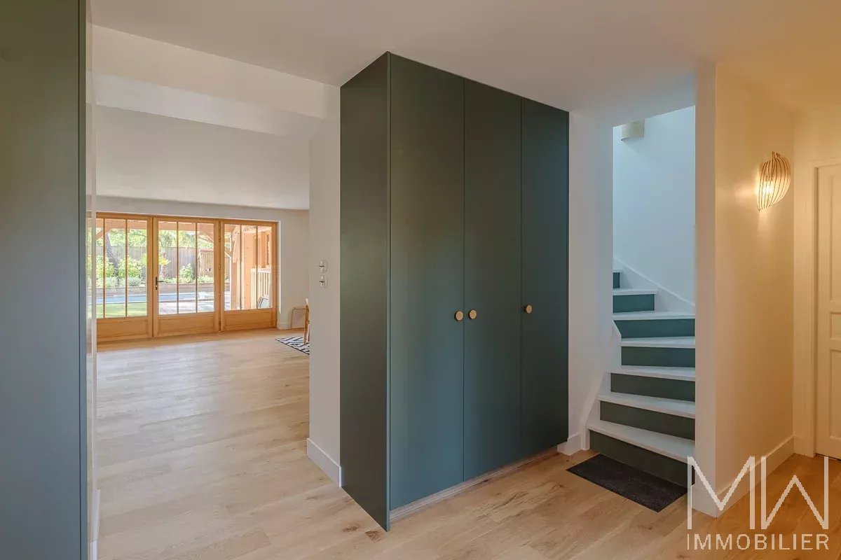 WOODEN VILLA WITH POOL – PETIT PIQUEY – SLEEPS 12