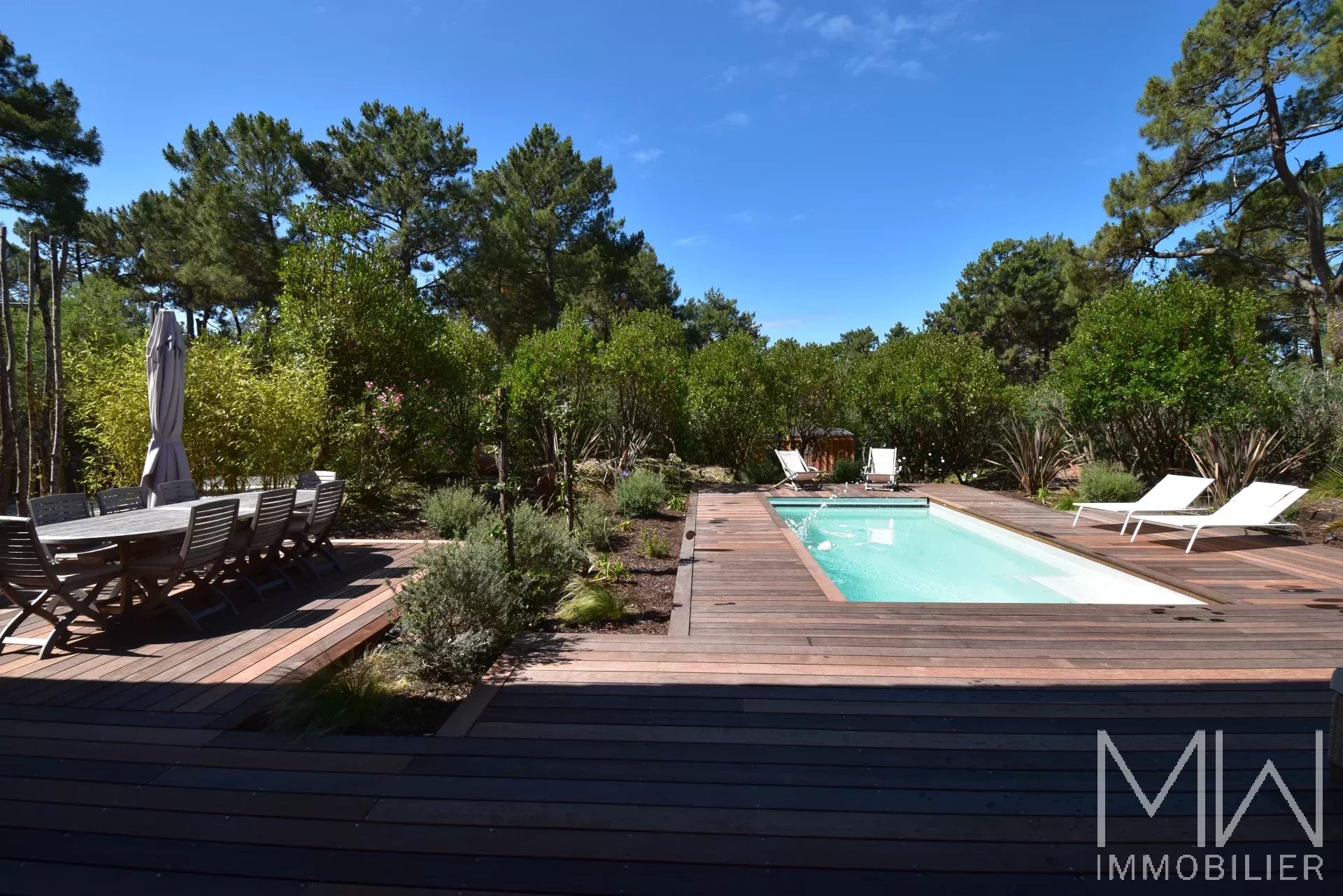 VERY PLEASANT VILLA WITH SWIMMING POOL – PLAGE DES AMERICAINS – SLEEPS 8