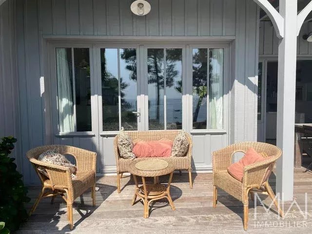 VILLA FOR RENT IN THE FIRST LINE OF ARCACHON BAY – SLEEPS 10