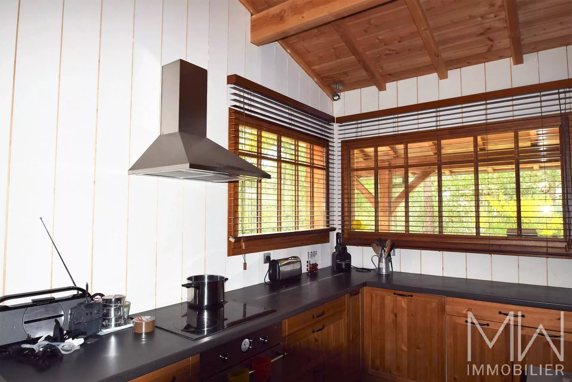 WOODEN VILLA WITH POOL TO RENT – LA VIGNE – SLEEPS 11