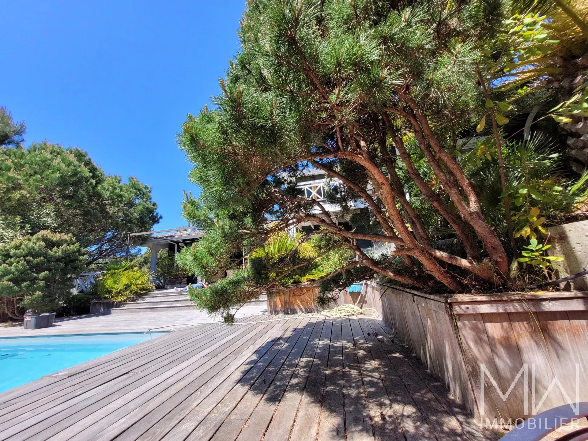 LOCATION DE VACANCES AVEC PISCINE – LE CANON – 9 COUCHAGES