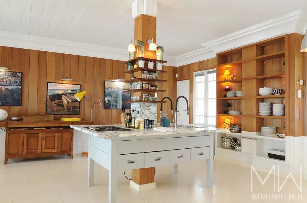 WATERFRONT VILLA – VILLAGE DES JACQUETS – SLEEPS 16