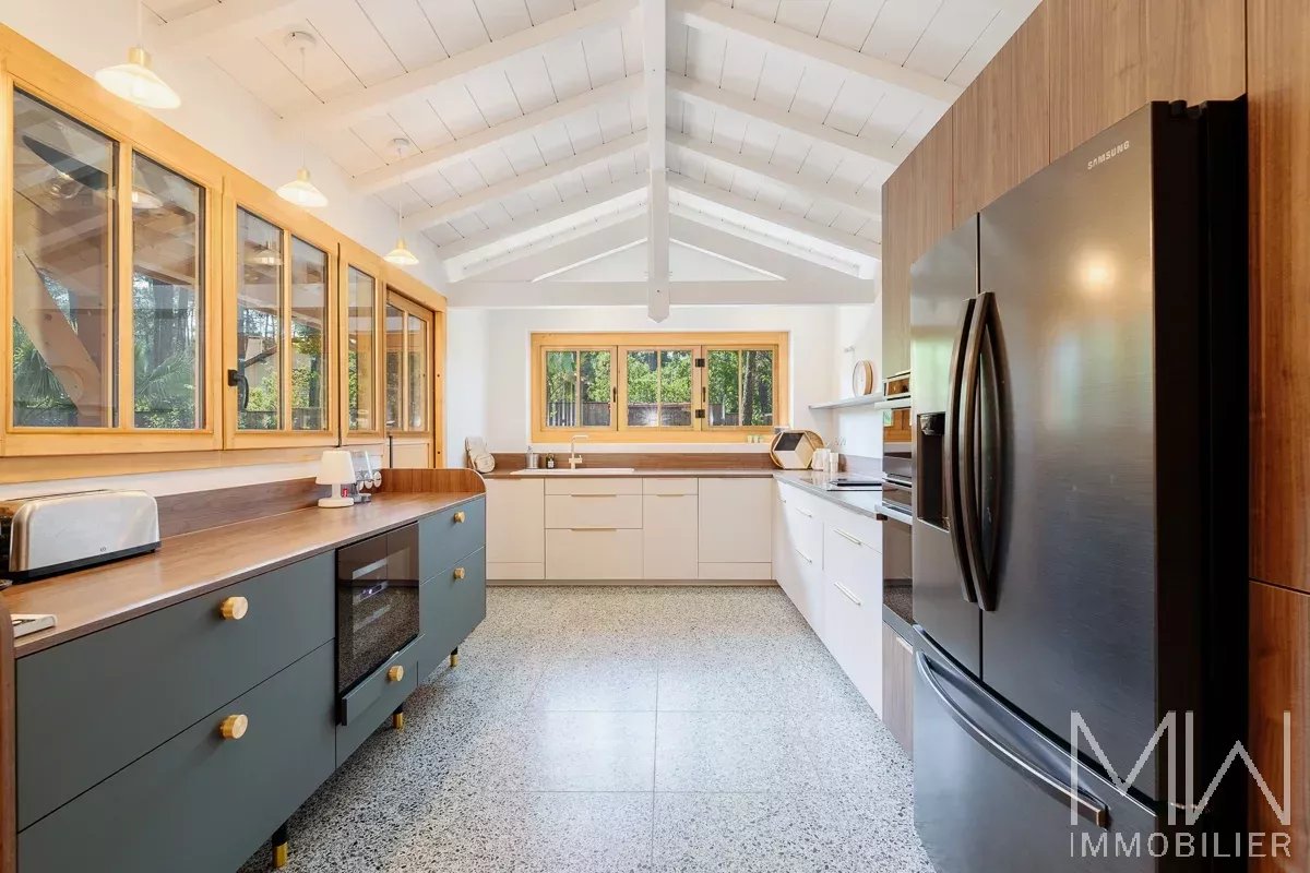 WOODEN VILLA WITH POOL – PETIT PIQUEY – SLEEPS 12