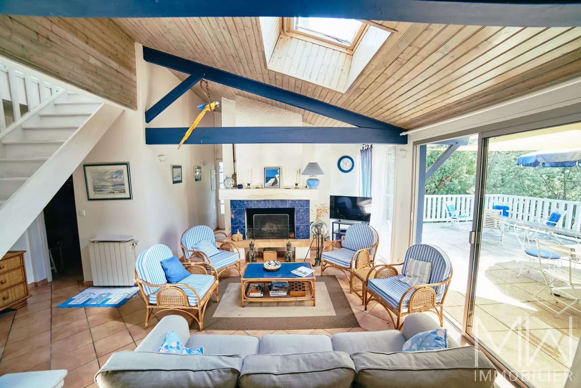 PLEASANT VILLA WITH POOL IN THE HEART OF THE VILLAGE – CAP FERRET – SLEEPS 8