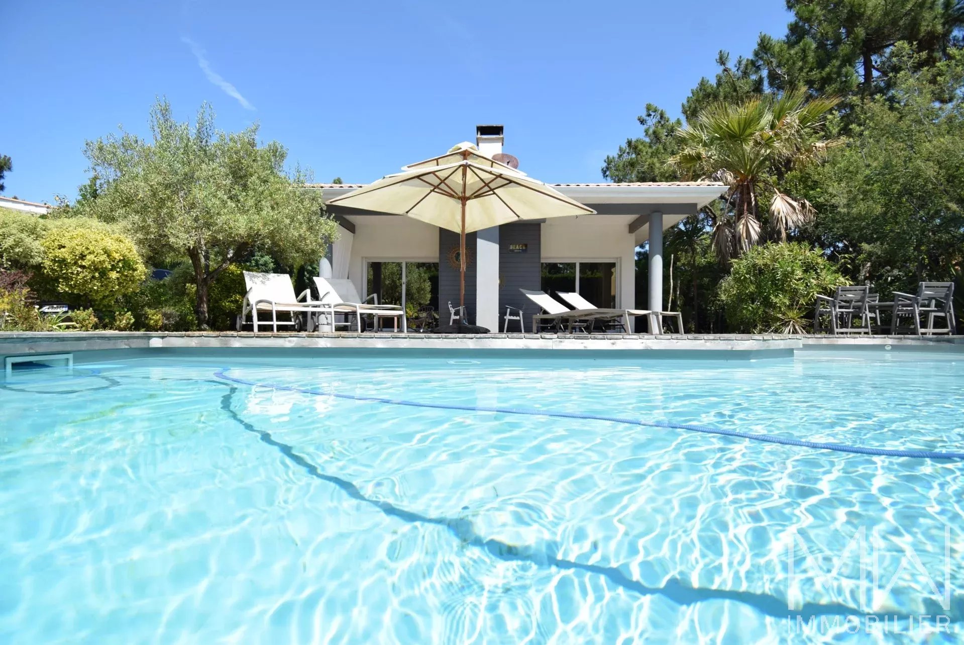 VERY PLEASANT VILLA WITH SWIMMING POOL – LA POINTE – SLEEPS 8