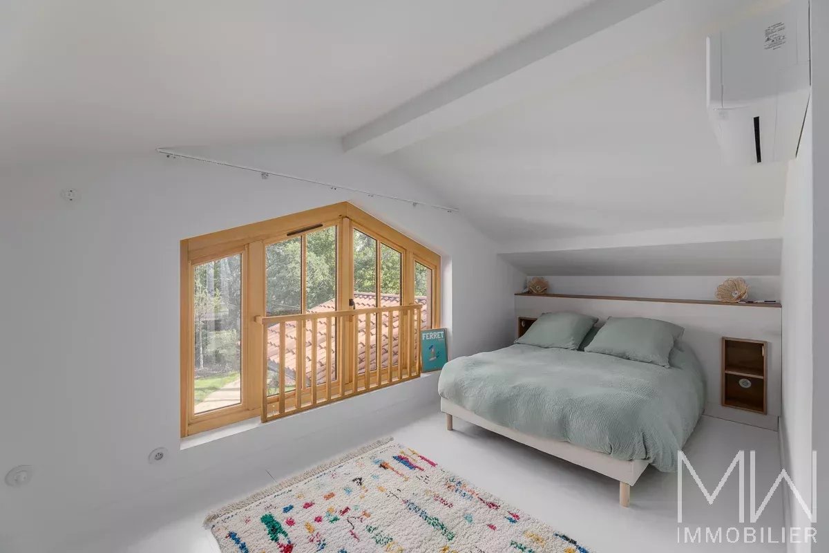 WOODEN VILLA WITH POOL – PETIT PIQUEY – SLEEPS 12