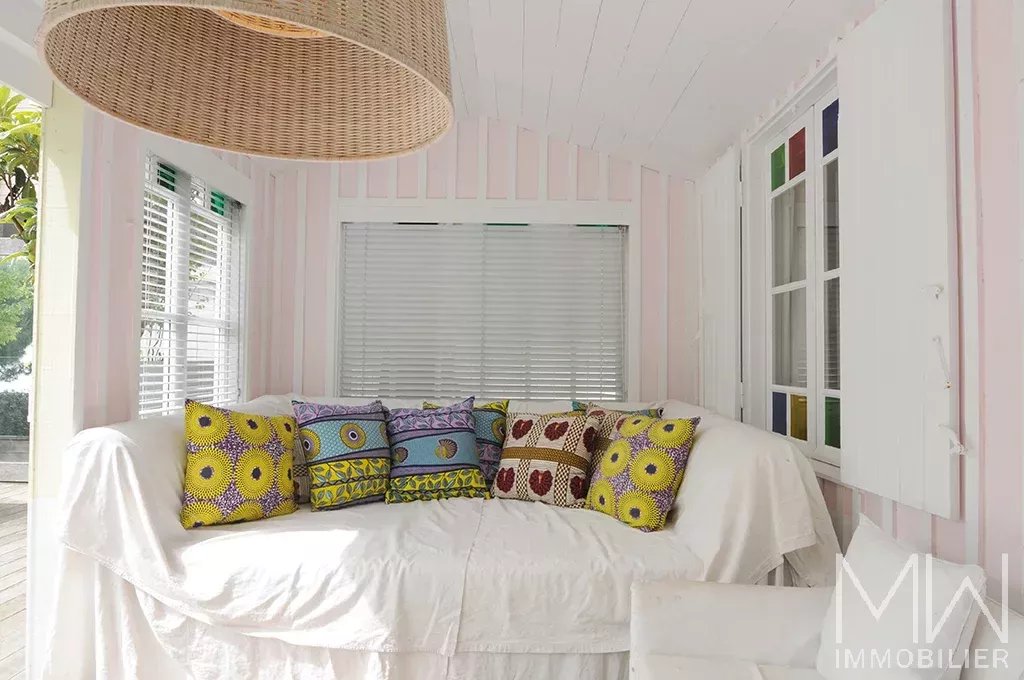 WATERFRONT VILLA – VILLAGE DES JACQUETS – SLEEPS 16