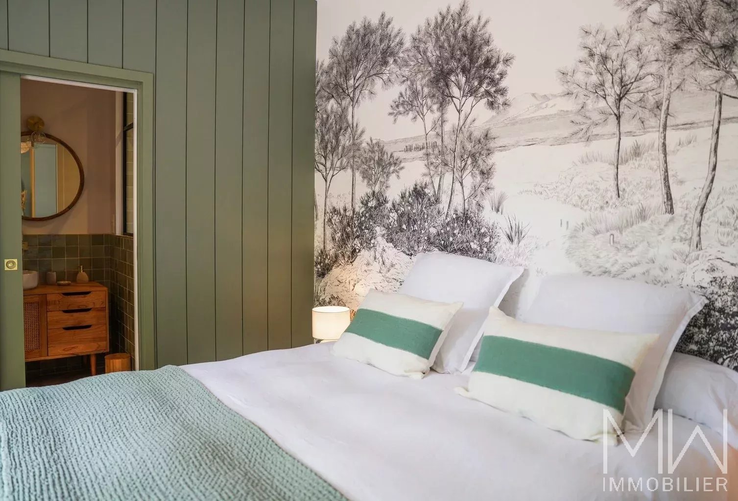 BEAUTIFUL HOUSE WITH POOL – PETIT PIQUEY – SLEEPS 12