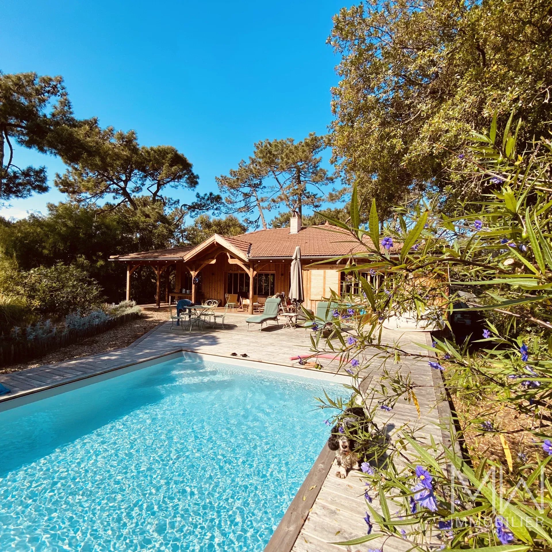WOODEN VILLA WITH POOL – CAP FERRET – SLEEPS 8