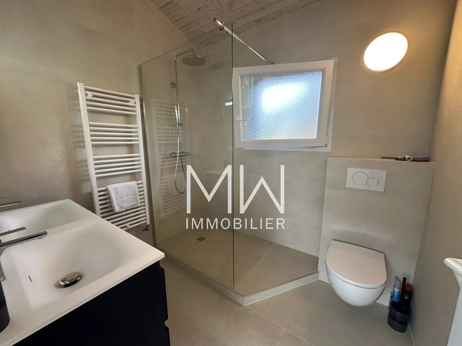 PLEASANT VILLA WITH POOL IN THE HEART OF THE VILLAGE – CAP FERRET – SLEEPS 8