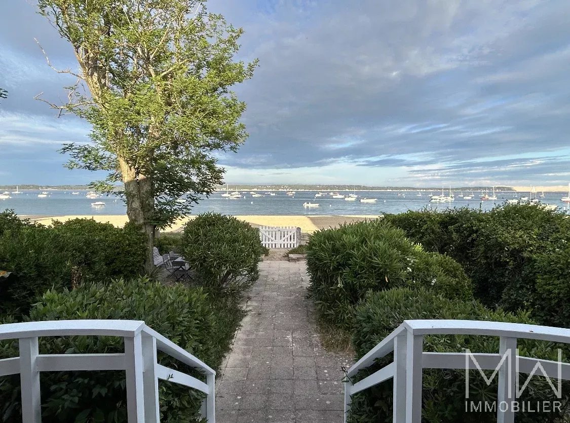 CHARMING VILLA ON 1ST LINE – CAP FERRET – SLEEPS 8