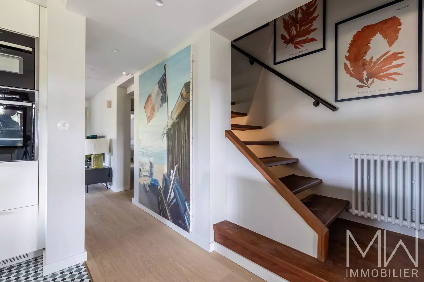 PLEASANT WOODEN VILLA WITH SWIMMING POOL – CAP FERRET – SLEEPS 10