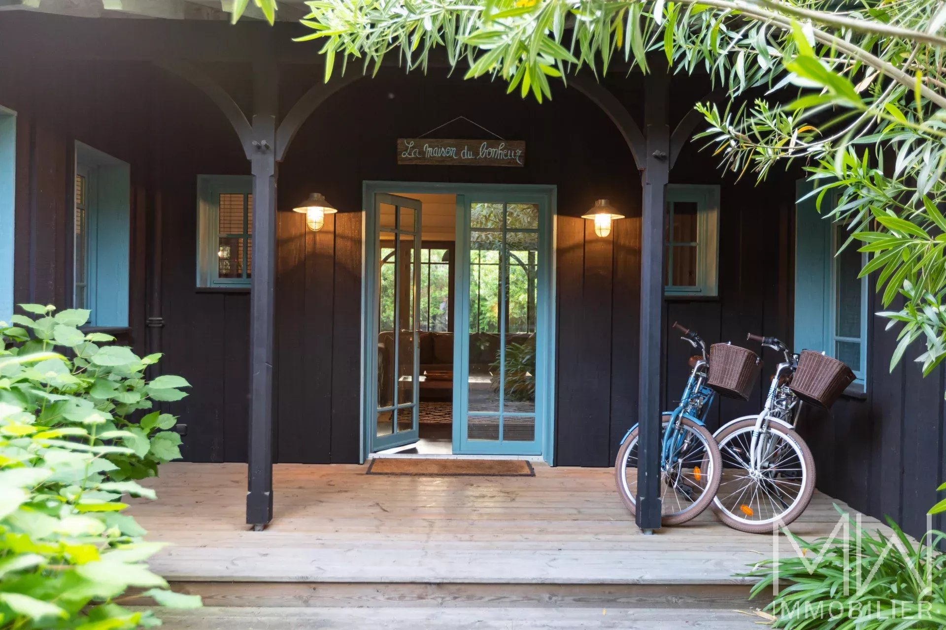 PRESTIGE SEASONAL RENTAL WITH SWIMMING POOL – CAP FERRET – SLEEPS 10