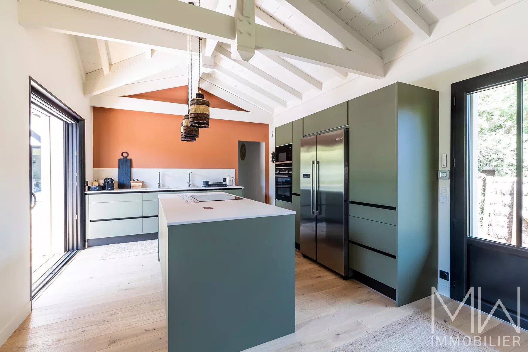 MAGNIFICENT WOODEN VILLA WITH SWIMMING POOL – CAP FERRET – SLEEPS 12