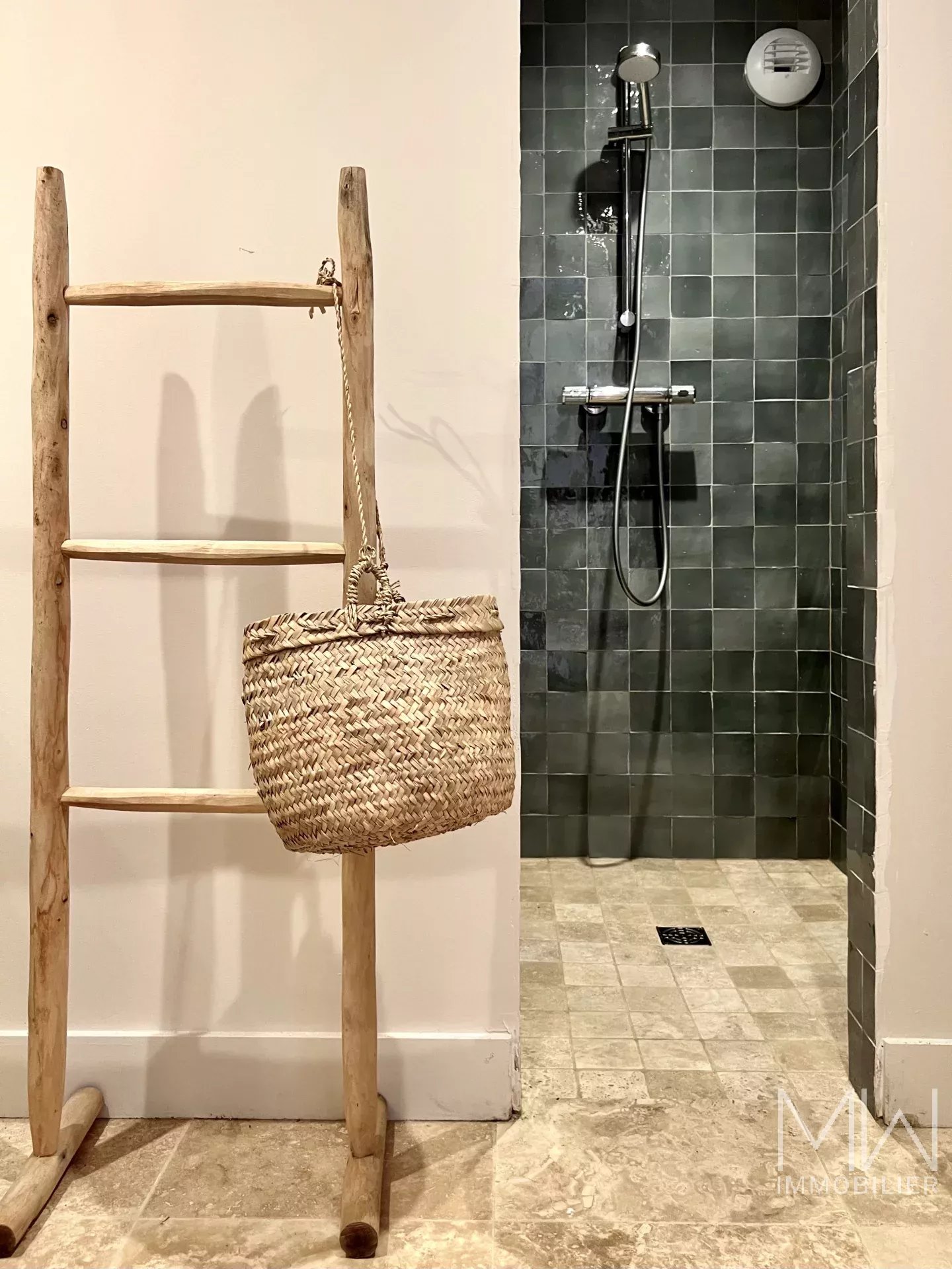 BEAUTIFUL WOODEN VILLA IN THE HEART OF CAP FERRET – SLEEPS 14