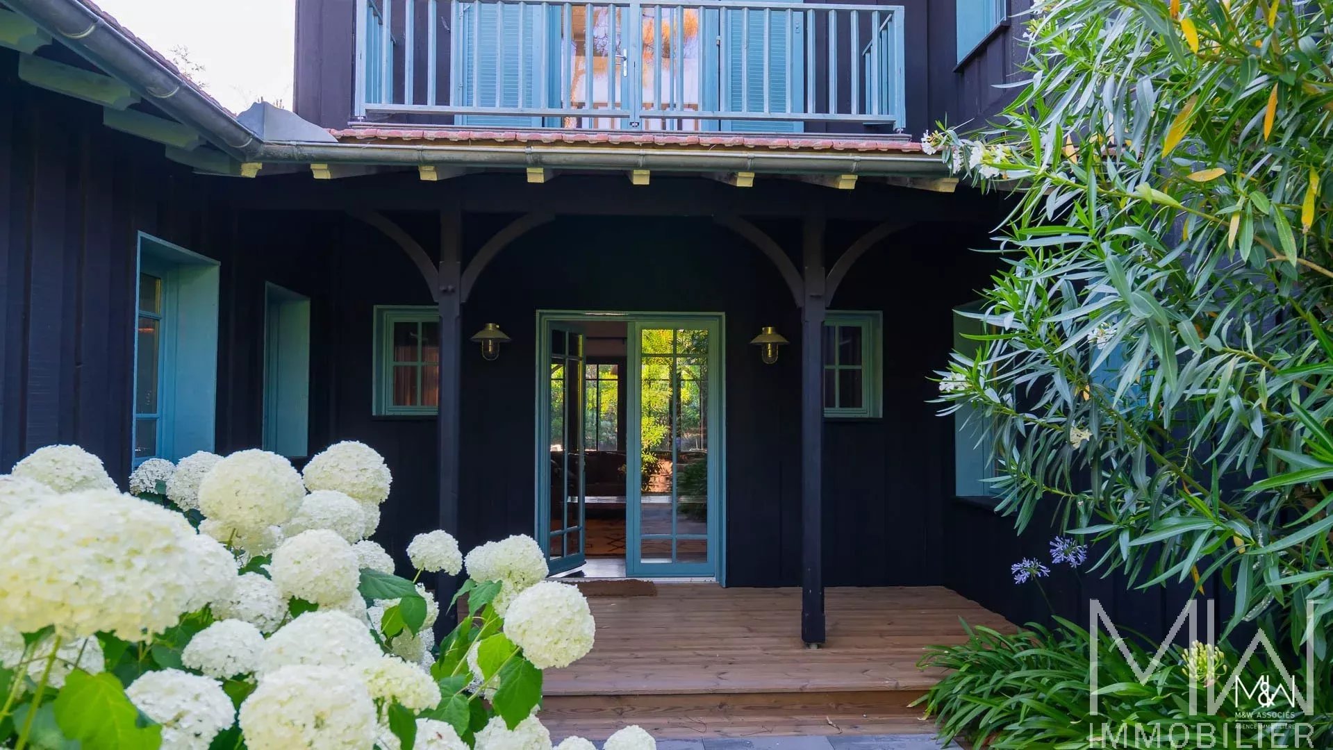 PRESTIGE SEASONAL RENTAL WITH SWIMMING POOL – CAP FERRET – SLEEPS 10