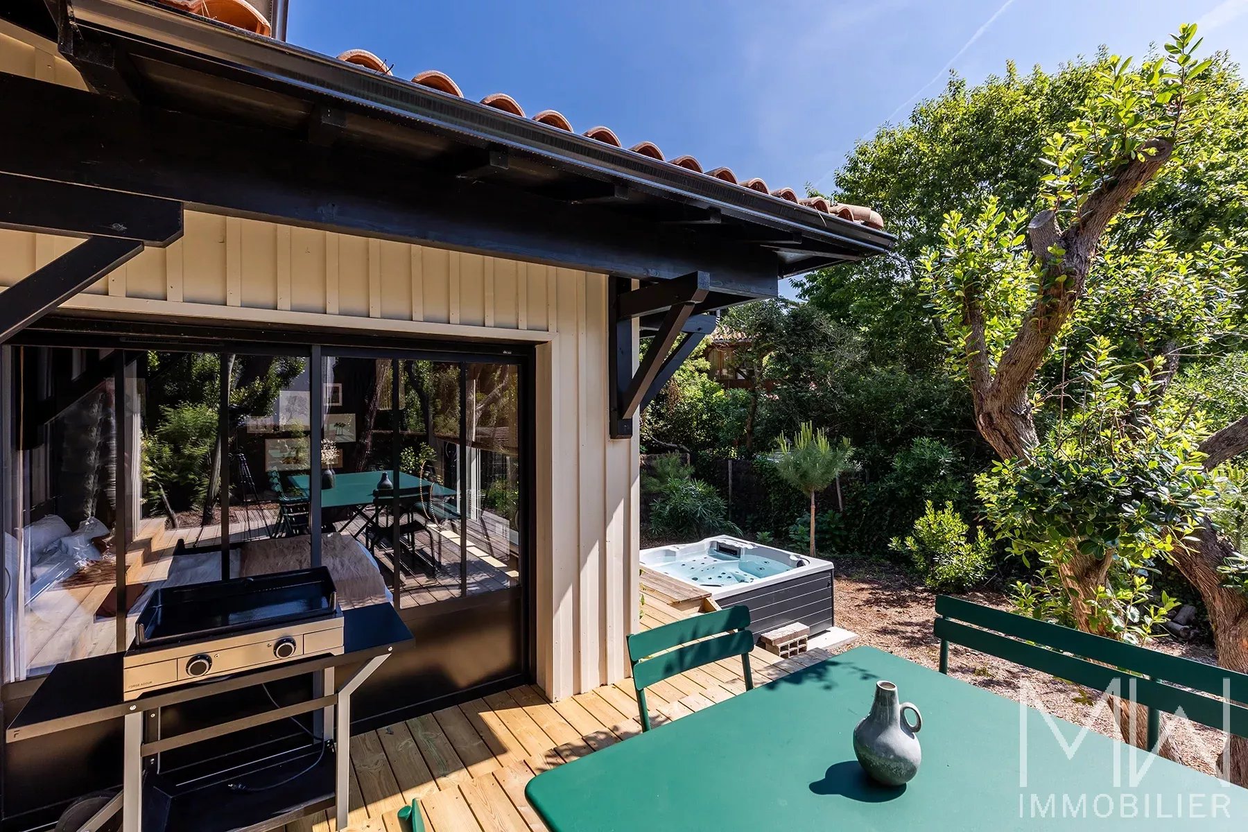 MAGNIFICENT WOODEN VILLA WITH SWIMMING POOL – CAP FERRET – SLEEPS 12